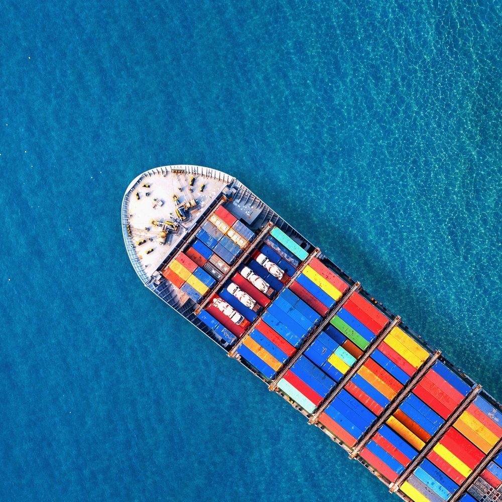 Choosing Between Air and Sea Freight: A Cost-Benefit Analysis